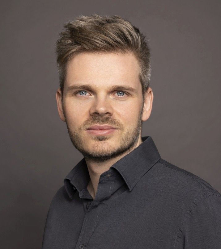 a portrai photo of Jonathan Mall